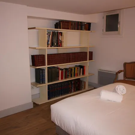 La Petite Conciеrgeriе Du Grand-rond *