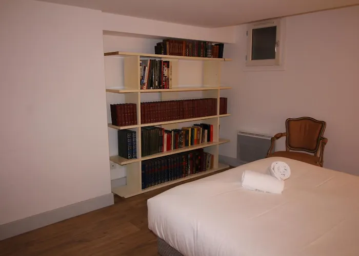 La Petite Conciеrgeriе Du Grand-rond *