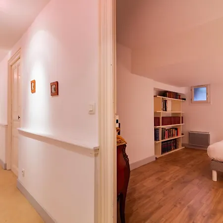 La Petite Conciеrgeriе Du Grand-rond Apartament